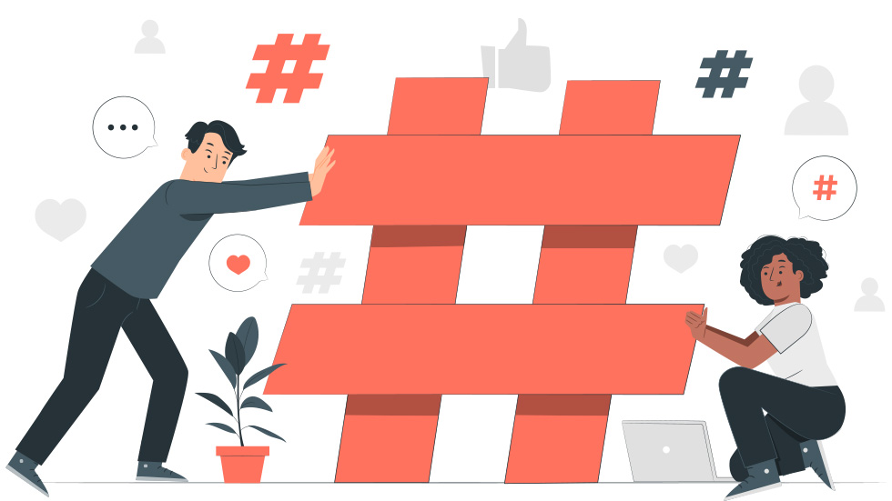 Ein Mann und eine Frau bauen gemeinsam ein Hashtag aus großen Blöcken, umgeben von Social-Media-Symbolen wie Herzchen und Likes, was die strategische Nutzung von Social Media für SEO und Markenwachstum darstellt.